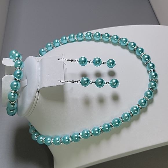 Beaded Jewelry Set Soft Teal Pearl Necklace Earrings Bracelet - Picture 3 of 10